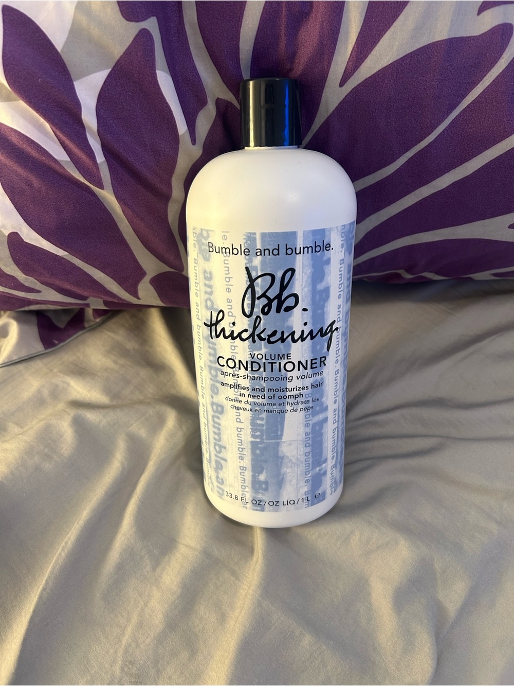 NWT Bumble and bumble Thickening Volume Conditioner - White/Blue